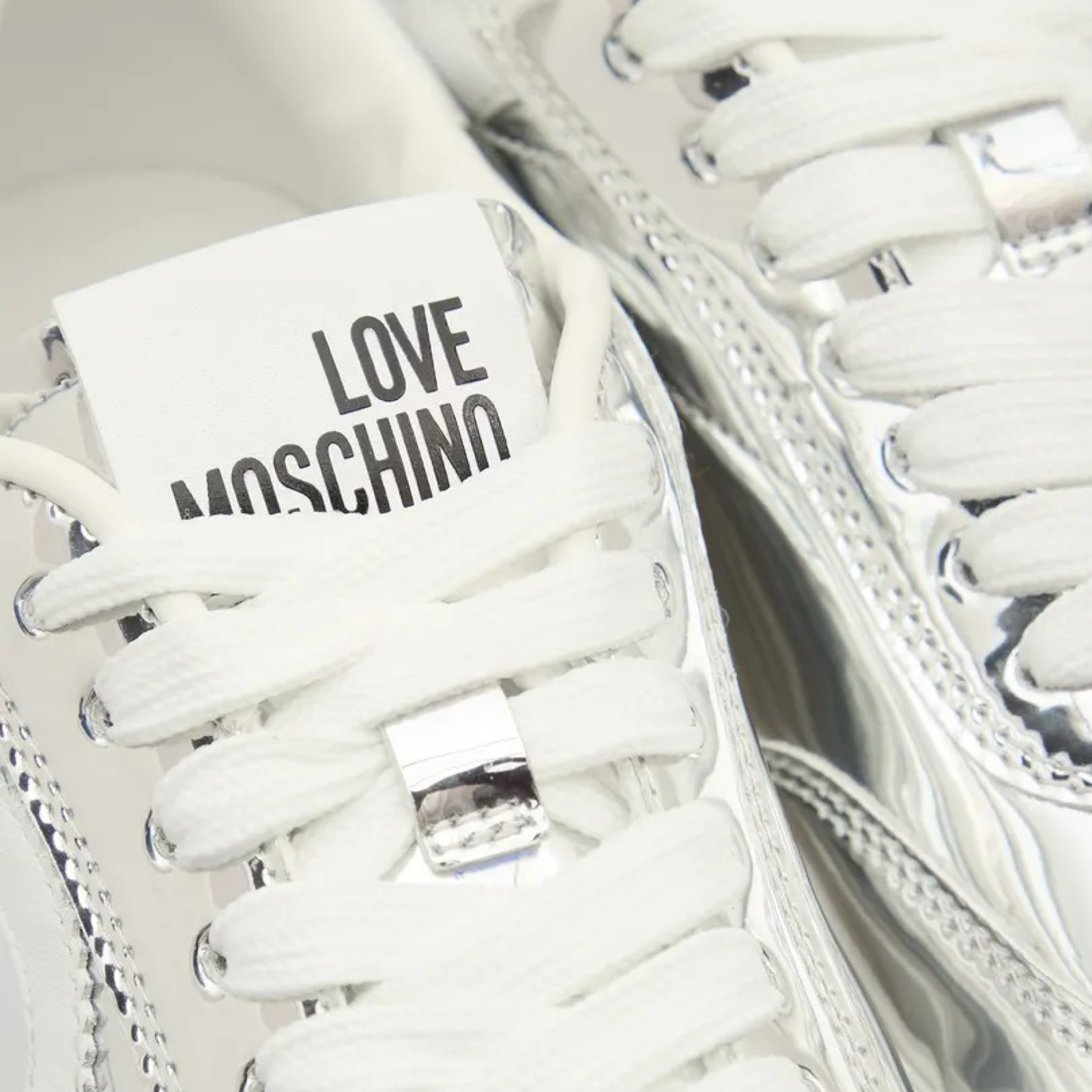 Love MOSCHINO